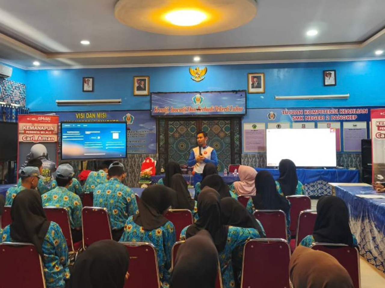 Gencarkan Kampanye Keselamatan Berkendara, Asmo Sulsel Bekali Siswa SMKN 2 Pangkep Safety Riding