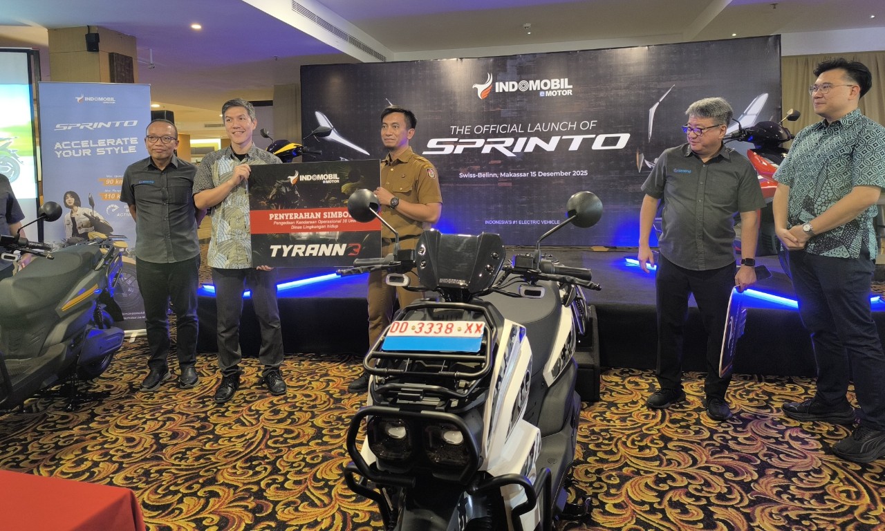 Dukung Penggunaan Energi Ramah Lingkungan, Galesong EMotor Serahkan Puluhan Unit Motor Listrik Tyranno ke DLH Makassar