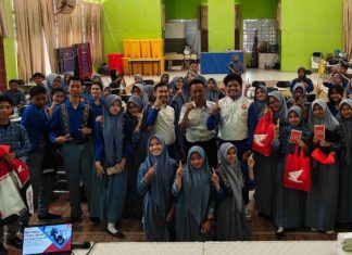 Gencarkan Edukasi Safety Riding, Asmo Sulsel Sambangi SMKN 1 Kendari