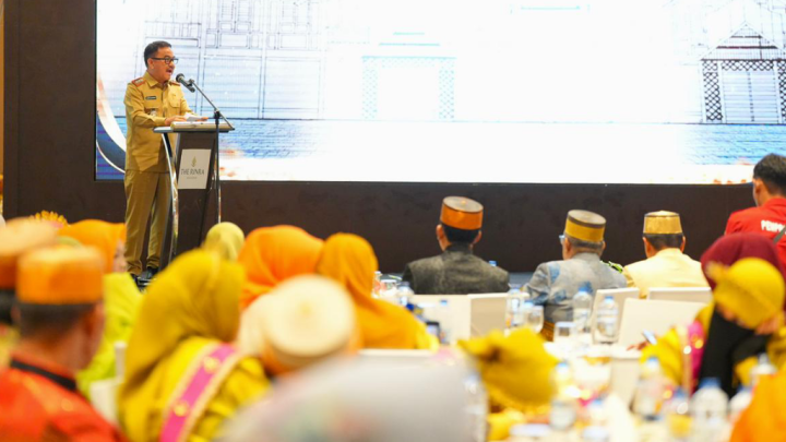 Sekprov Sulsel Hadiri Pengukuhan Pengurus Pusat Wija We Ummung Datu Larompong Periode 2026--2031 Pemprov Sulsel