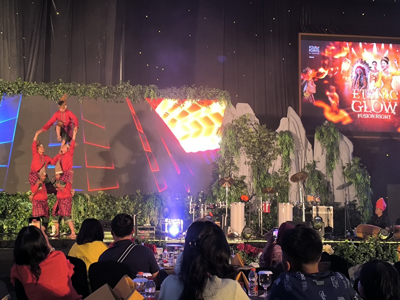 Nuansa Etnik dengan Sentuhan Modern di Tengah Perayaan Malam Tahun Baru di Four Points by Sheraton Makassar
