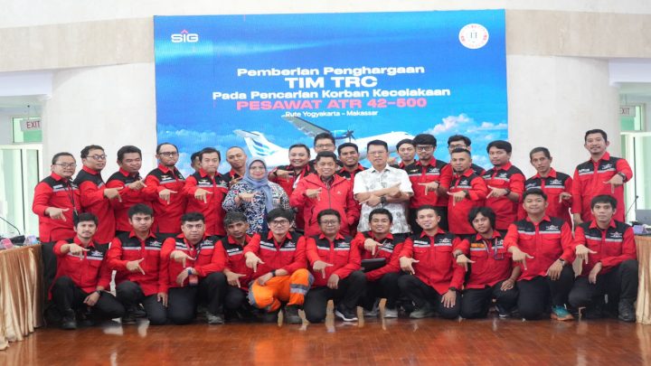 Pimpinan Semen Tonasa Apresiasi Tim Reaksi Cepat yang ikut Operasi SAR ATR 42-500 Pimpinan Semen Tonasa