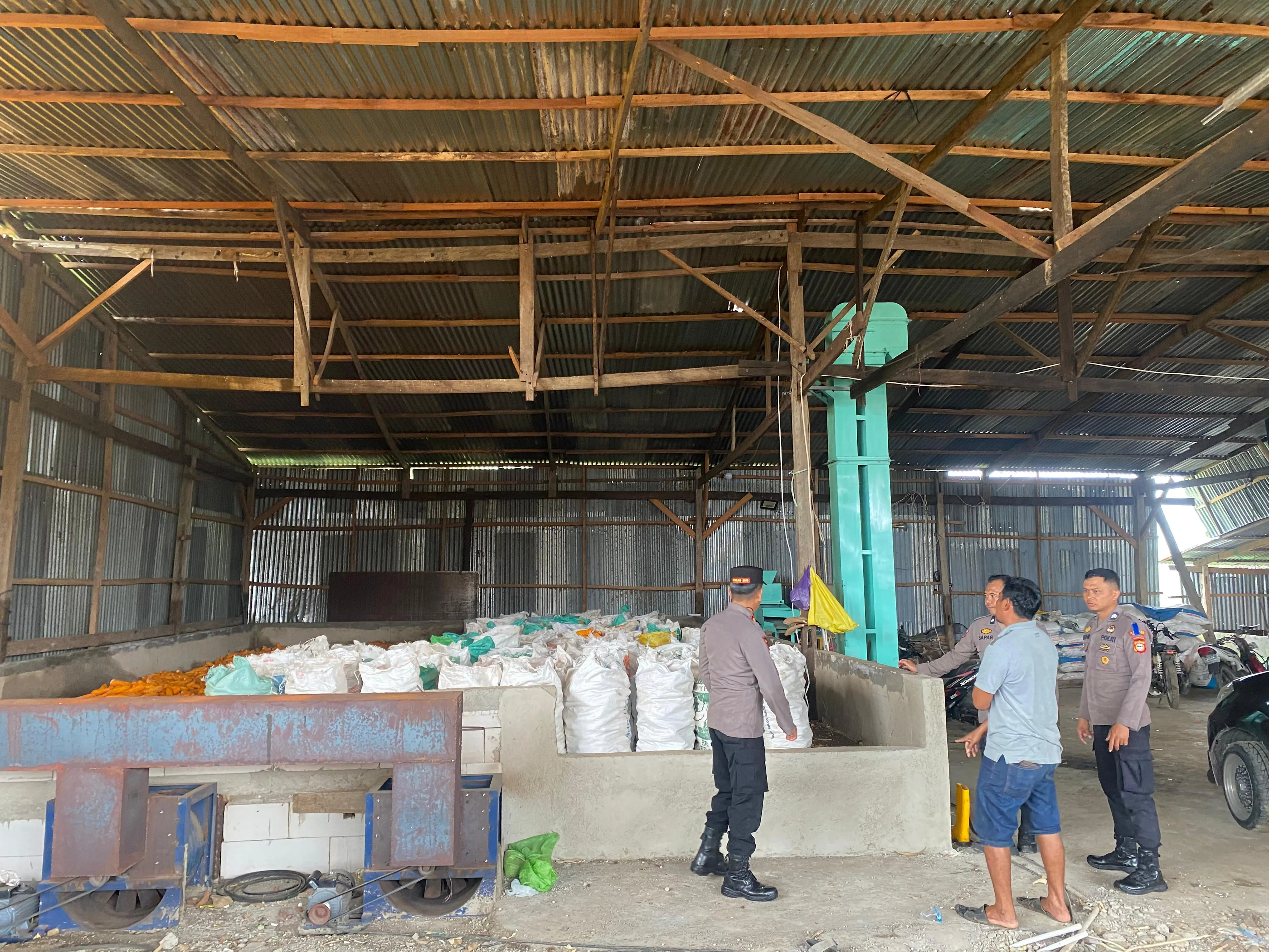 Polres Jeneponto Pantau Mesin Dryer Jagung Jelang Petani Panen di Musim Hujan