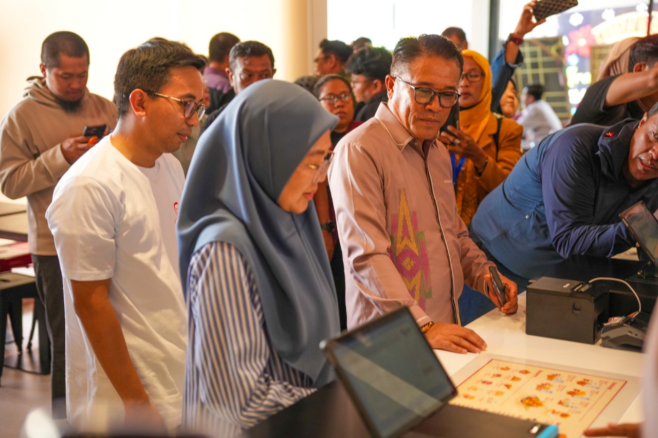 Grand Opening Outlet Pertama di Abdul Kadir Makassar, Alhajj Fried Chicken Berikan Promo Spesial