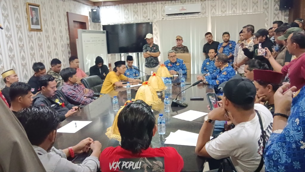 Temui Perwakilan Aksi BPJS, Bupati Jeneponto Sampaikan Solusi Penanganan KIS Warga yang Nonaktif