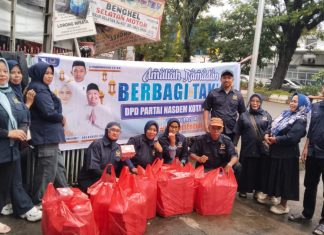 Momen Ramadhan, DPC NasDem Makassar Gelar Aksi Bagi Takjil