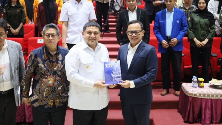 Wamendagri Nilai Munafri Tunjukkan Kepemimpinan Progresif di Kota Makassar wamendagri makassar