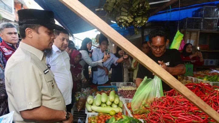 Sidak Pasar Bersama Forkopimda, Gubernur Sulsel: Harga Sembako Relatif Terkendal Pemprov Sulsel