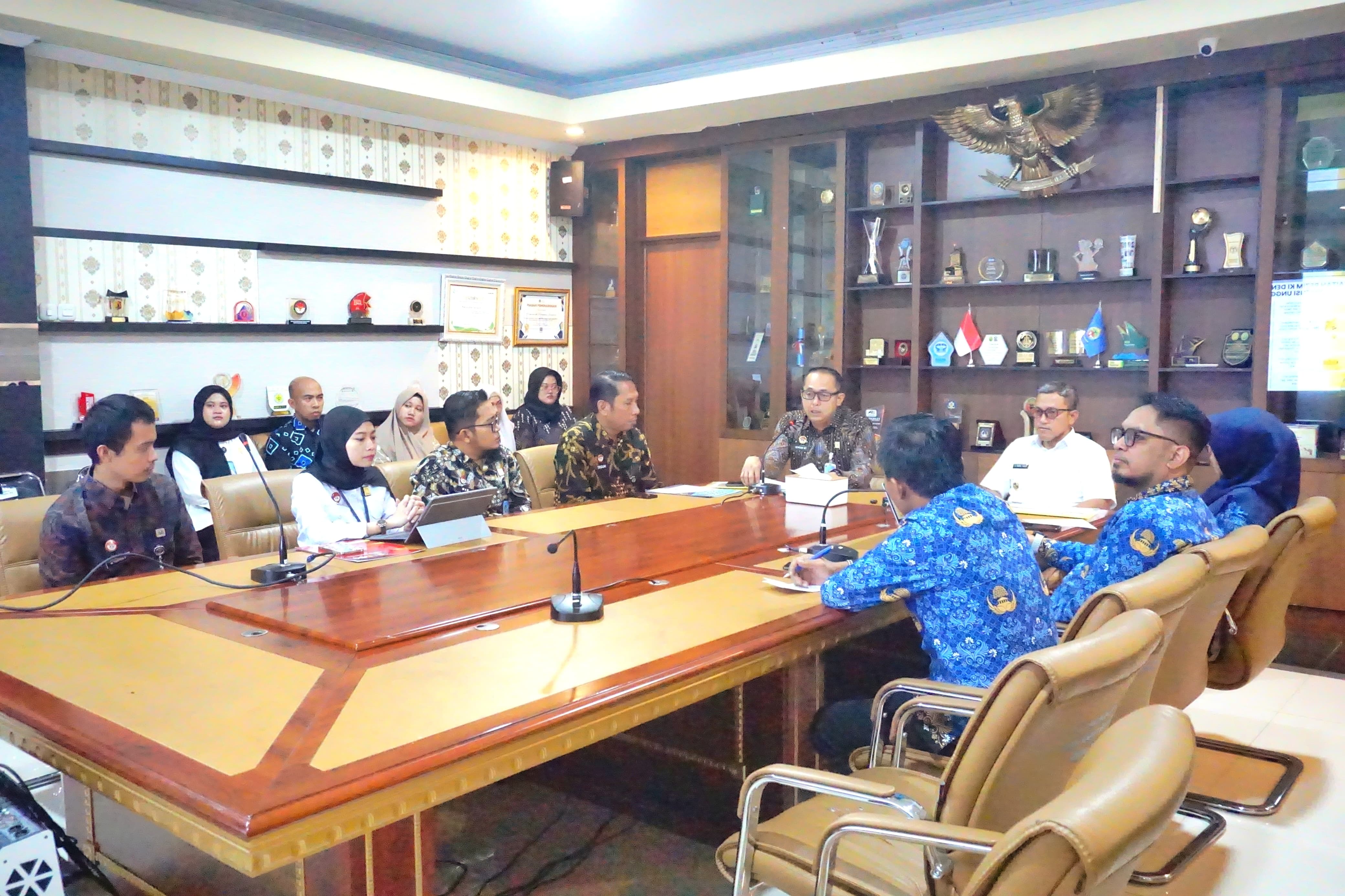 Perkuat Ekonomi Lokal, Bupati Jeneponto Dorong Perlindungan Kekayaan Intelektual Tenun Tope