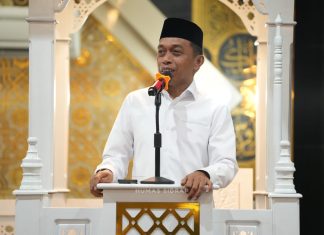 Di Masjid Nurul Iman Macorawalie, Bupati Sidrap Ajak Warga Belanja di Kampung Sendiri
