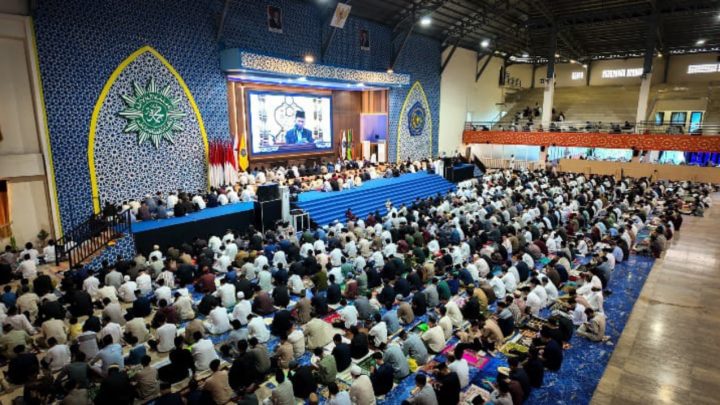Hujan Deras Tak Halangi 8.000 Jamaah Salat Id di Unismuh Makassar Unismuh Makassar