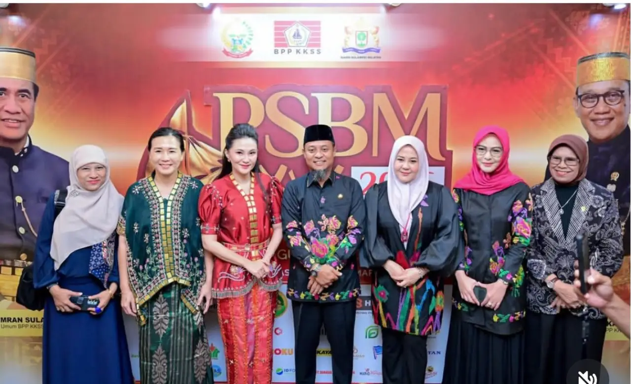 Sherly Tjoanda Tampil Memukau dengan Baju Bodo Modern di PSBM Makassar, Karya Kazaki Nusantara’s Attire