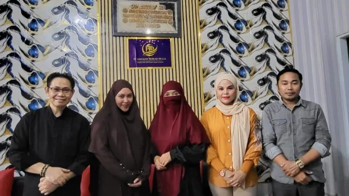 travel umroh makassar