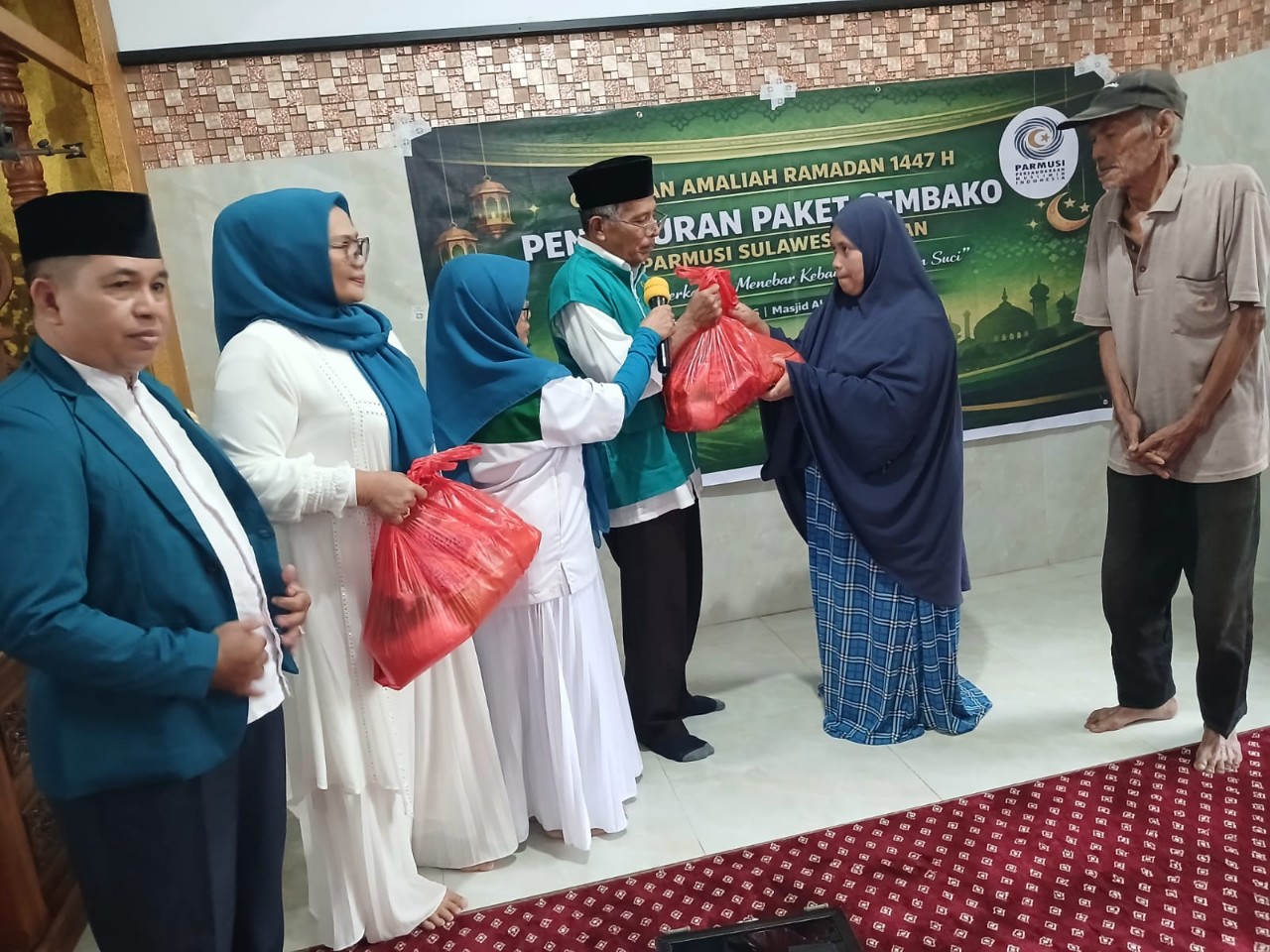 Tebar Kepedulian di Bulan Suci, Parmusi Sulsel Salurkan Sembako di Masjid Al Irsyad