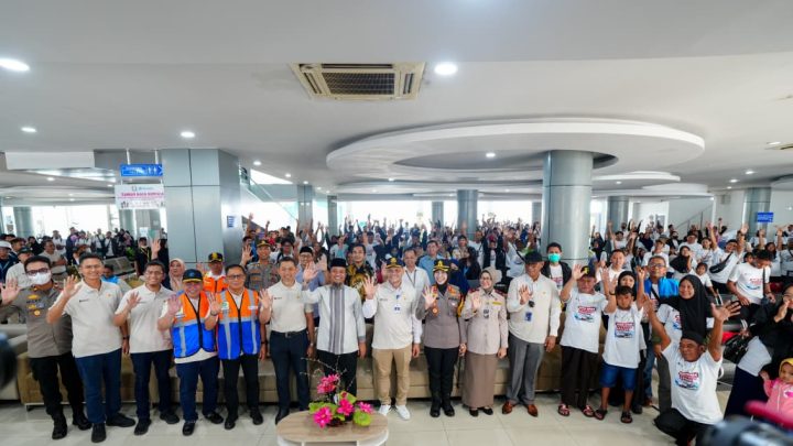 Gubernur Sulsel Lepas Pemudk Program PLN Jalur Laut Rute Makassar-Surabaya dan Bau-Bau Pemprov Sulsel