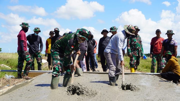 Membentuk Jejaran Harapan Masa Depan Petani, Jalan Rabat Beton TMMD ke-128 Makin Nyata Membentuk Jejaran