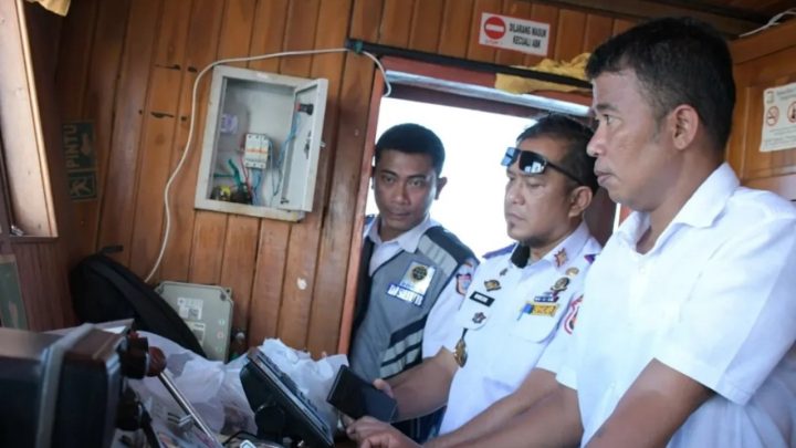 Kadishub Makassar Tinjau Langsung Rencana Pengembangan Pete-Pete Laut Dishub Makassar