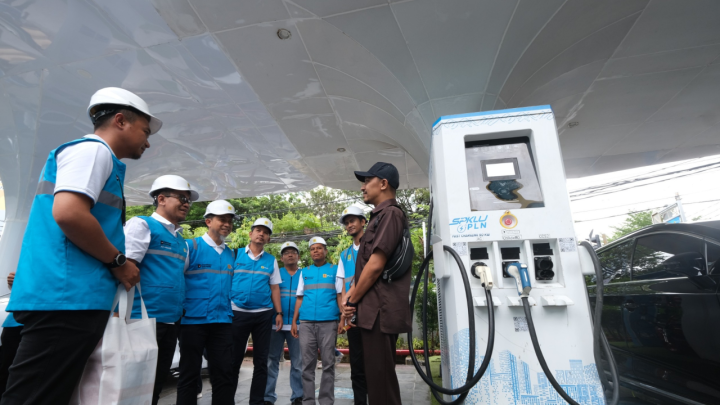 Penggunaan SPKLU Melonjak 3 Kali Lipat di Wilayah PLN Sulselrabar Saat Momen Mudik PLN