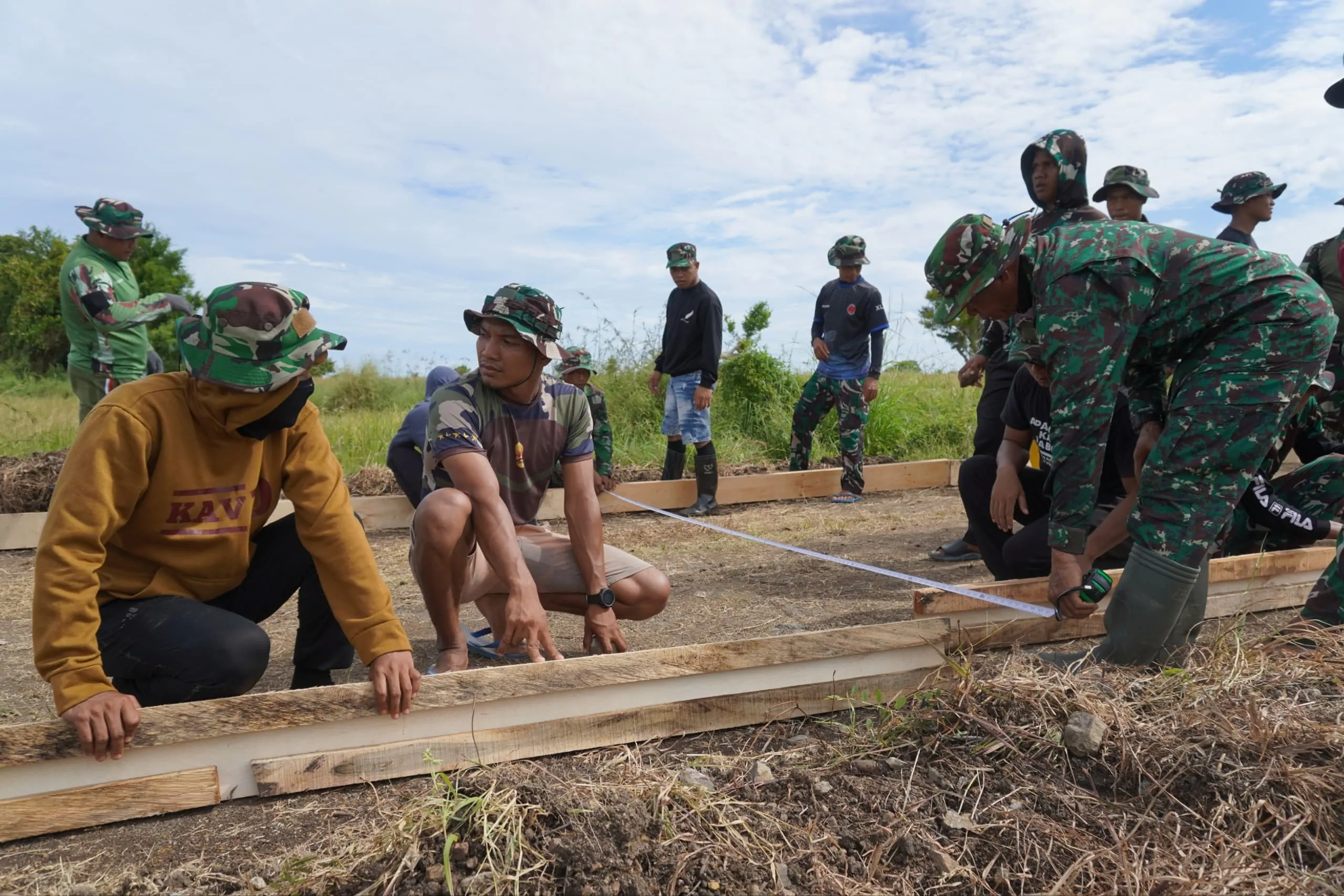 Membentuk Jejaran Harapan Masa Depan Petani, Jalan Rabat Beton TMMD ke-128 Makin Nyata
