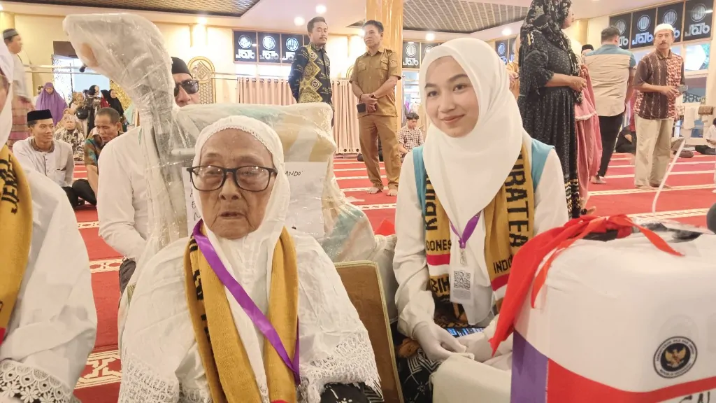 Kisah Helmi, Mewarisi Sang Ayah Berangkat ke Baitullah, Jadih CJH Termuda Jeneponto