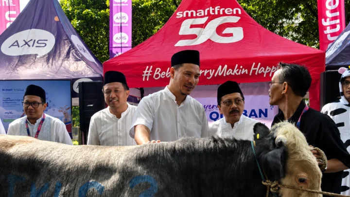XLSMART Perkuat Semangat Berbagi Lewat Program Qurban Satu Rasa di 27 Kota Indonesia XLSMART