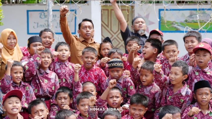 Bupati Sidrap Motivasi Siswa SDN 1 Rijang Panua: Jadi Generasi Cerdas dan Berakhlak Bupati Sidrap