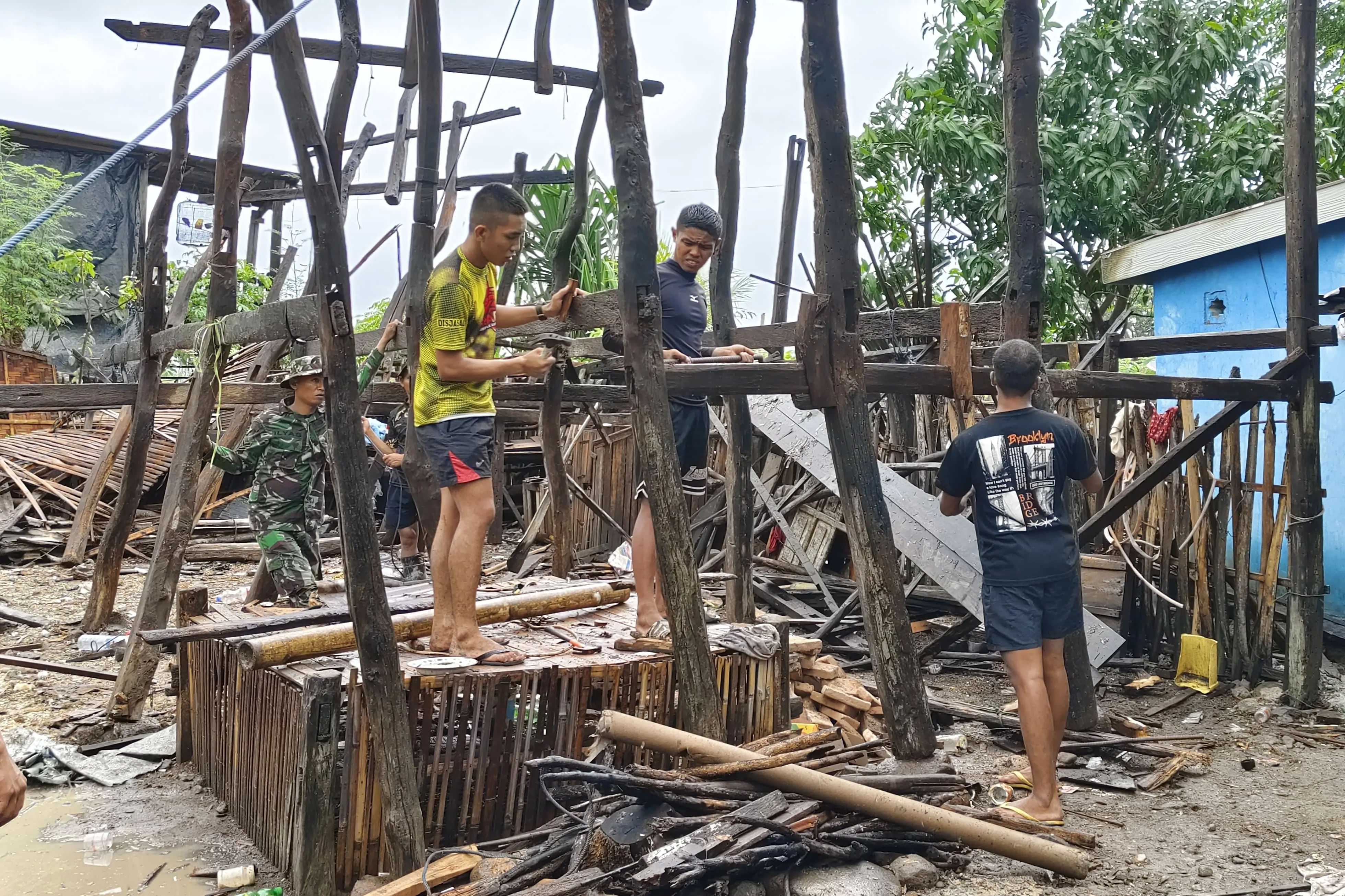 Satgas TMMD Ke-128 Kodim 1425 Jeneponto Mengangkat Derita Keluarga Sederhana, Membangun Rumah dan Harapan