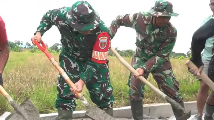 Di Balik Sekop