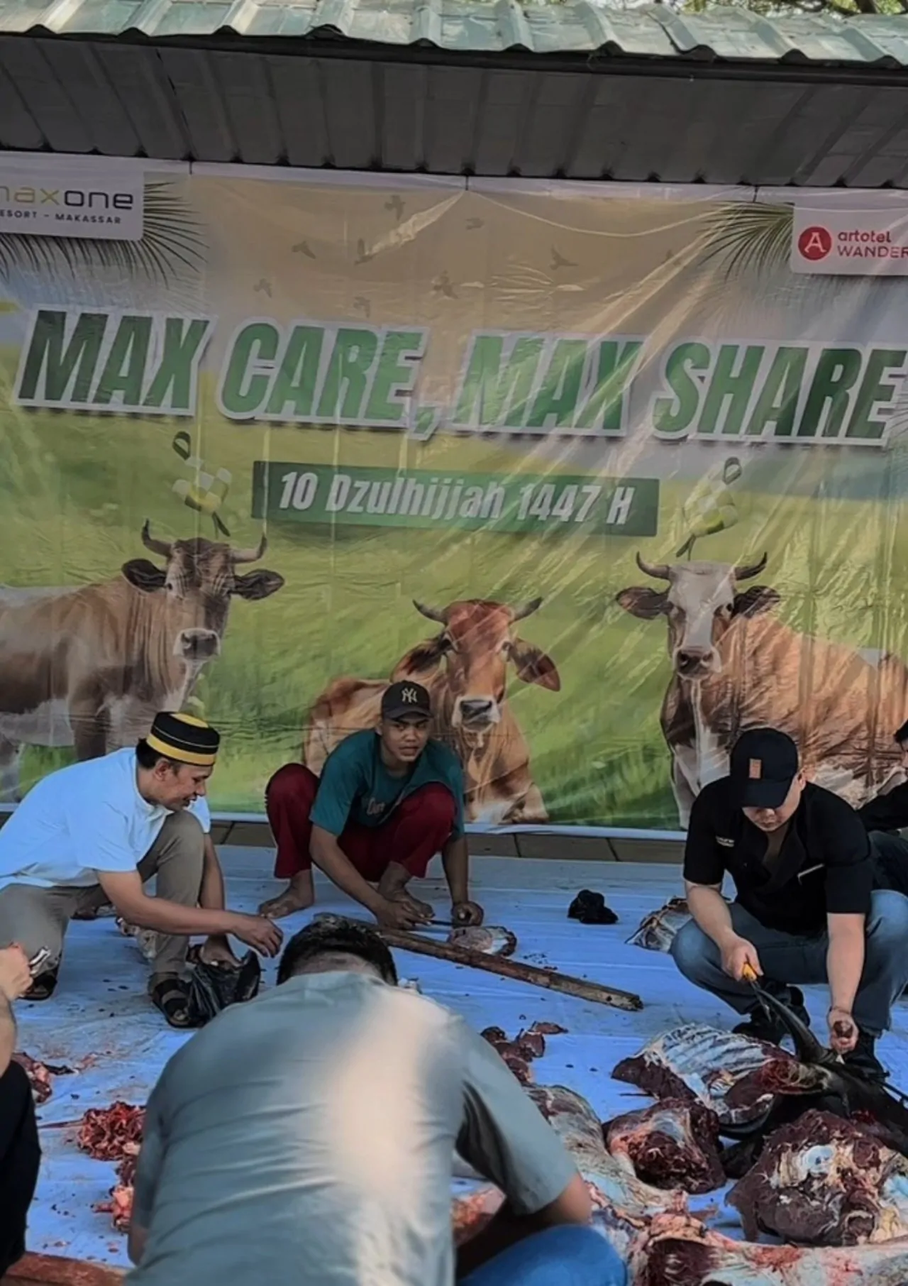 MaxOne Hotel & Resort Makassar Gelar Salat Ied dan Salurkan Daging Kurban ke Warga Sekitar