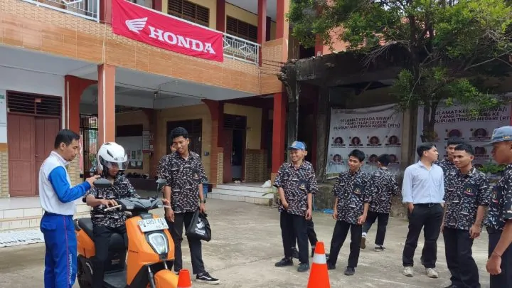Asmo Sulsel Edukasi Safety Check Motor bagi Siswa SMK Tri Tunggal 45 Makassar Safety check motor