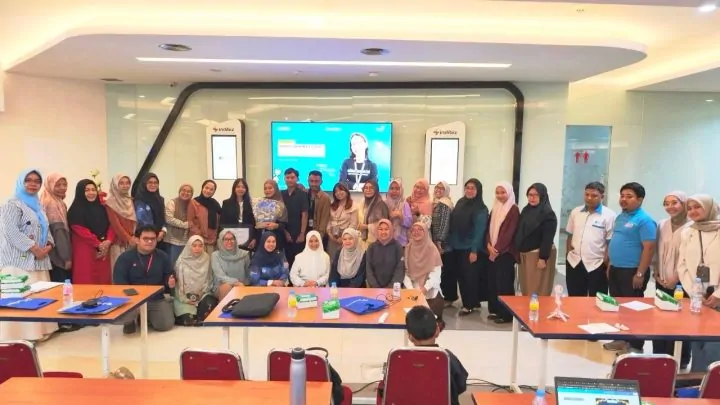 Indibiz KTI dan Educourse Makassar Dorong Guru Manfaatkan AI untuk Pembelajaran Kreatif. Indibiz KTI