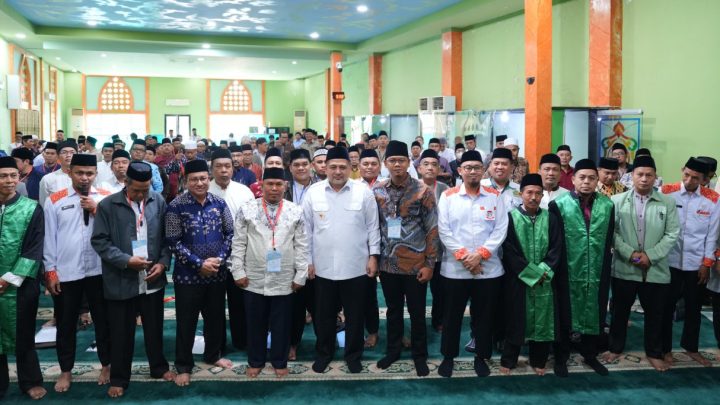 Wali Kota Makassar Tegaskan Seleksi Imam Kelurahan Harus Transparan dan Berbasis Kompetensi seleksi imam kelurahan Makassar