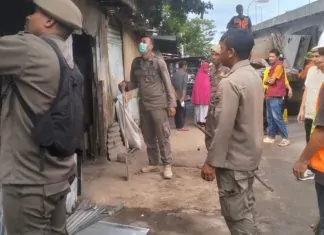 Penertiban lapak Makassar
