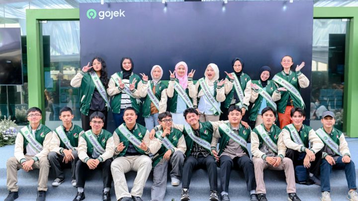 Gojek dan Yayasan GoTo Merah Putih Beri Beasiswa S1 untuk Ratusan Mitra Driver dan Keluarga Yayasan goto merah putih
