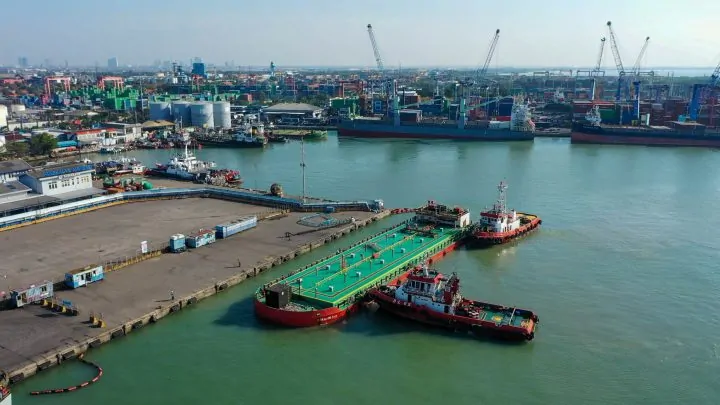 Dukung Implementasi B50, Pelindo Marine Amankan Distribusi FAME di Pelabuhan Tanjung Perak Pelindo