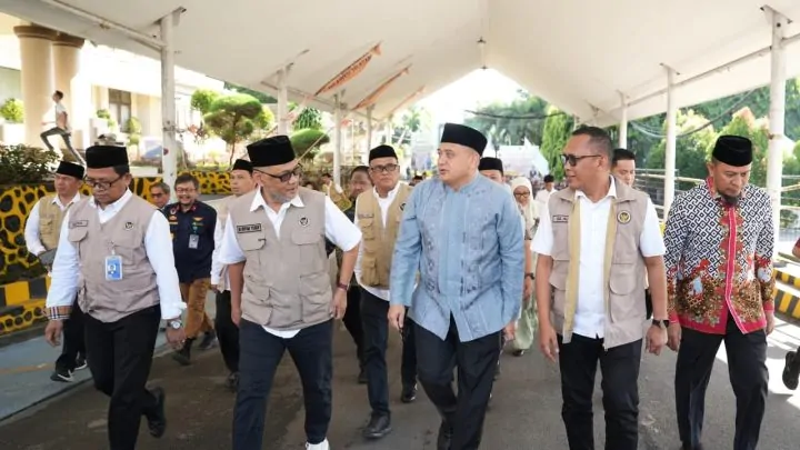 Bersama Menhaj RI, Wali Kota Munafri Sambut Jemaah Haji Kloter 17 Debarkasi Makassar wali kota makassar