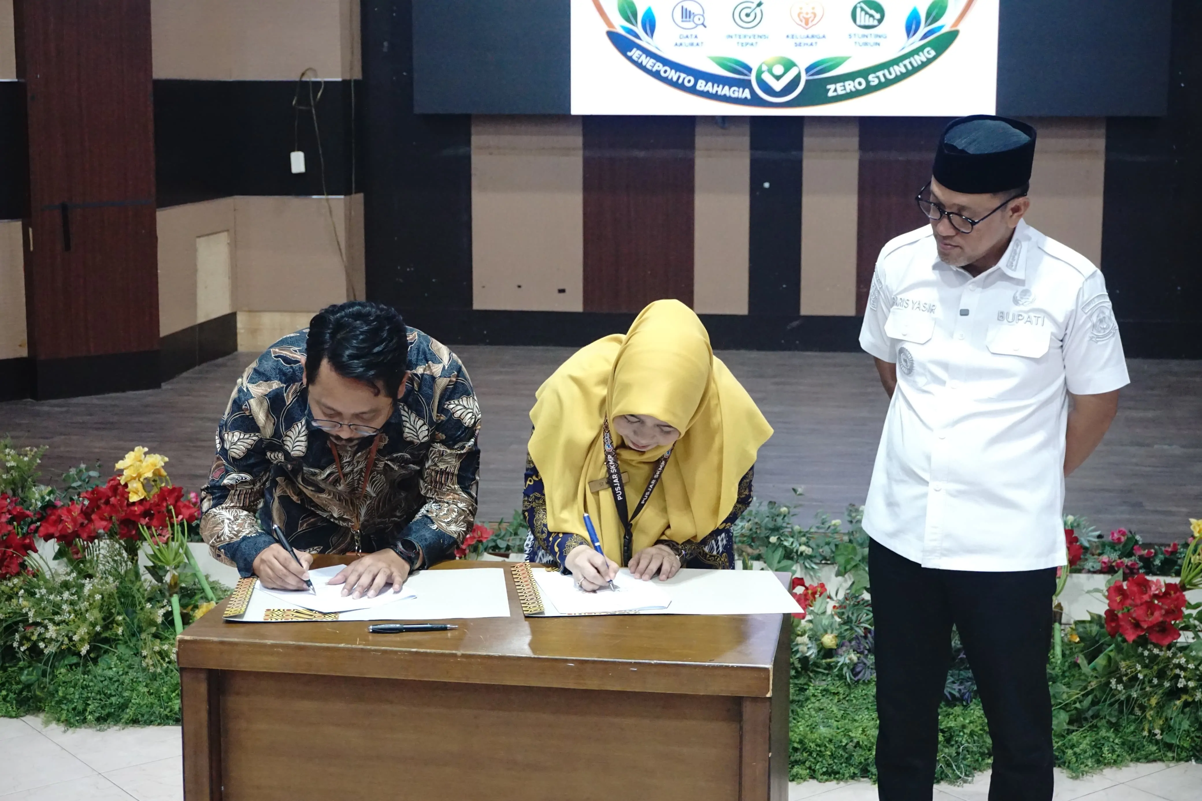 Jeneponto Perkuat Langkah Cegah Stunting, Gerakan Orang Tua Asuh dan Inovasi Barcode Peduli Resmi Diluncurkan