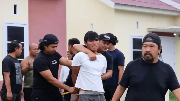 Kabur ke Sulawesi