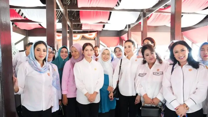 Melinda Aksa Dampingi Selvi Gibran, UMKM Perempuan Pesisir Paotere Tuai Apresiasi Melinda Aksa