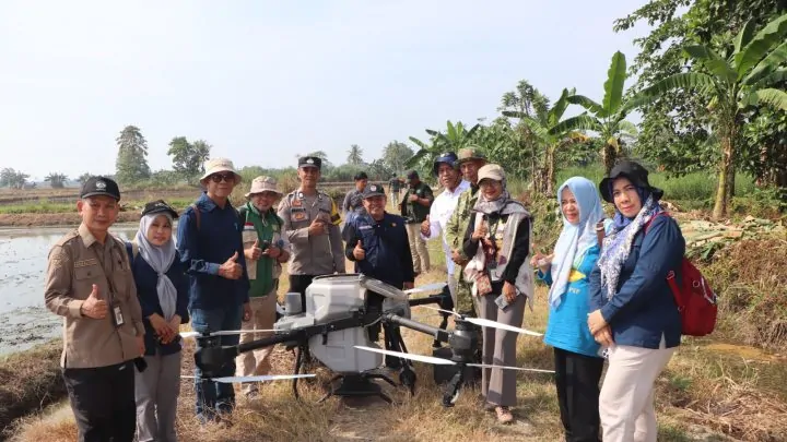 Aksi AeroTani Mahasiswa Polbangtan Kementan Curi Perhatian di Gerakan Tanam Serempak Menteri Pertanian