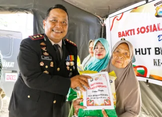 Hut Bhayangkara Ke-80, Polres Jeneponto Bagikan Bantuan, Waujudkan Kepolisian Hadir Di Hati Rakyat
