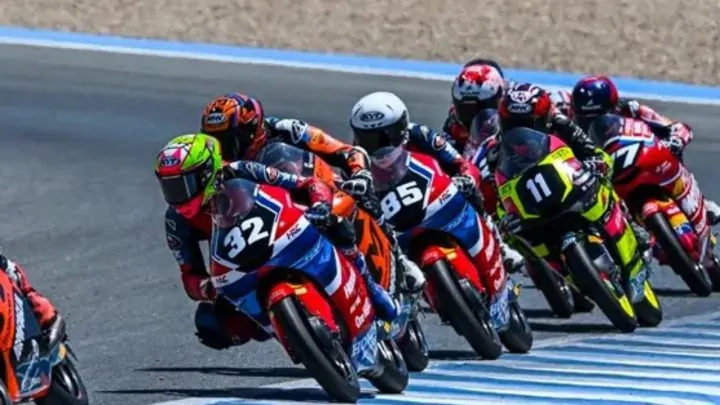Ramadhipa Raih 9 Poin di Jerez, Jaga Peluang Perebutan Gelar Moto3 Junior Ramadhipa Moto3 Junior
