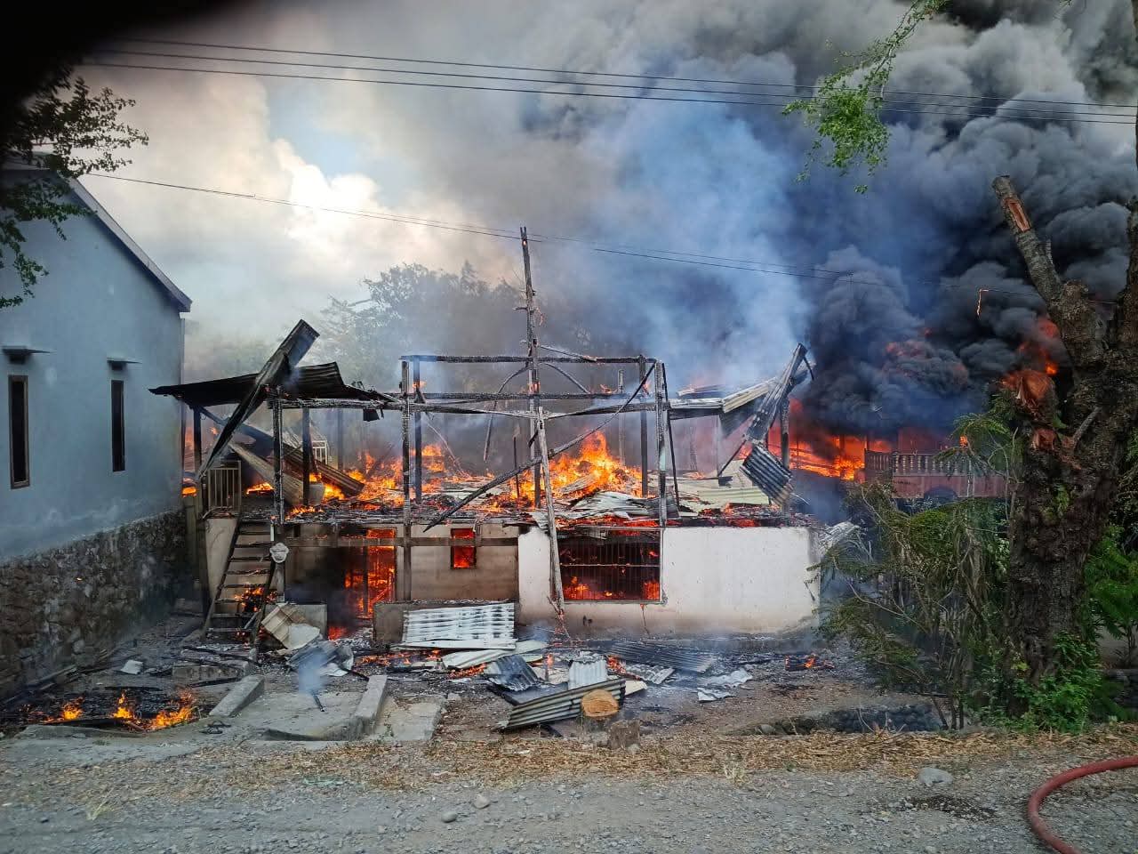 Kebakaran di Jeneponto, Tiga Rumah Ludes Terbakar, 1 Orang Mengalami Luka Bakar