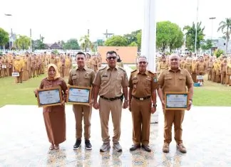 Bupati Andi Utta Beri Penghargaan kepada Tiga OPD Berprestasi dalam Pelayanan Publik
