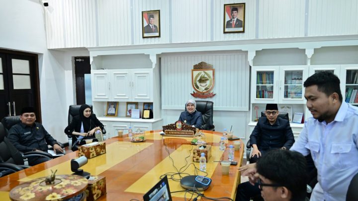 Rapat Paripurna DPRD, Wakil Wali Kota Makassar Beberkan Kinerja APBD 2025 APBD 2025 Makassar