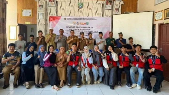 Mahasiswa Unhas Gelar Seminar Program Kerja KKN Tematik Inovasi Desa Gelombang 116 di Desa Tompo Bulu Mahasiswa Unhas