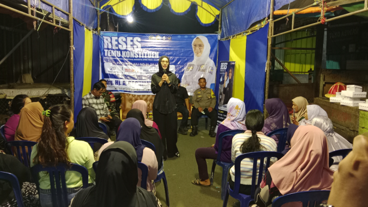 Hadiri Reses di Pasar Terong, Cicu Berjanji Koordinasi Soal Kanal Panampu Tanpa Pagar Pengaman