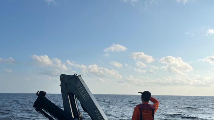 Kapal Pengangkut Penumpang dan Barang Tenggelam di Selayar, 24 Orang Belum Ditemukan KLM Nurul Salsa