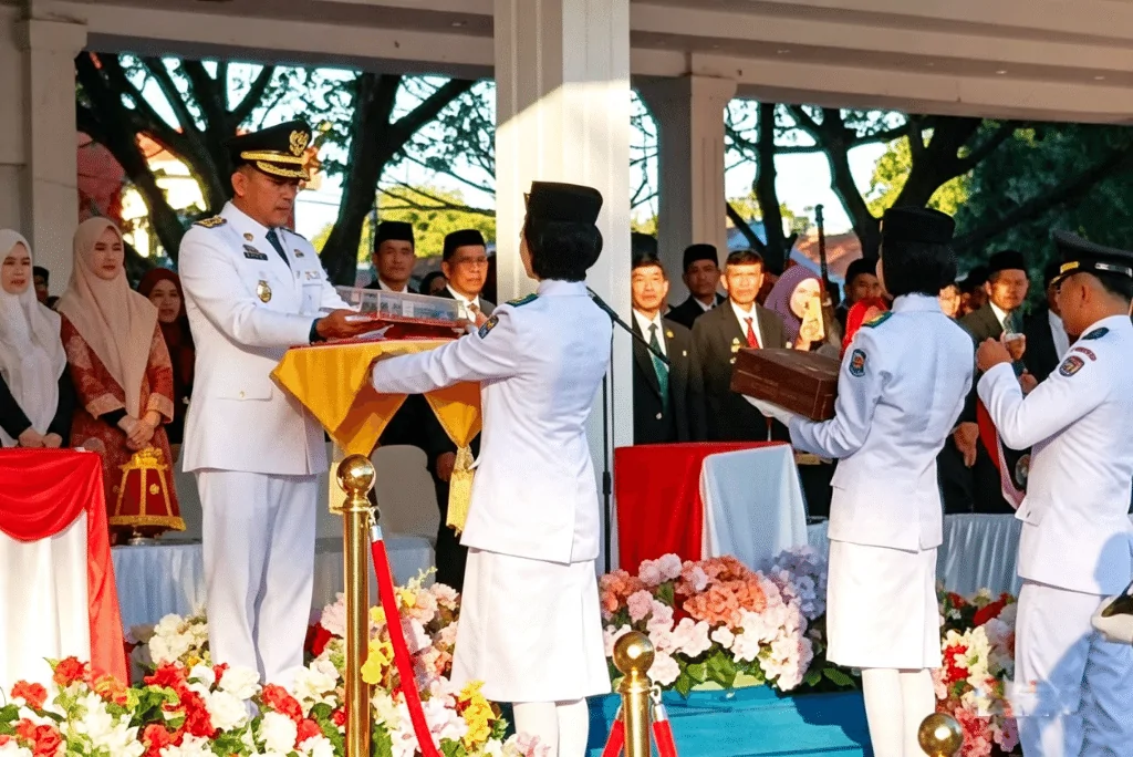Wabup Islam Iskandar Pimpin Khidmatnya Detik Penurunan Sang Merah Putih HUT Ke-81 RI Di Jeneponto