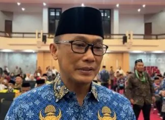 Prof Zudan